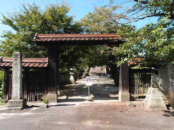 安養寺の門