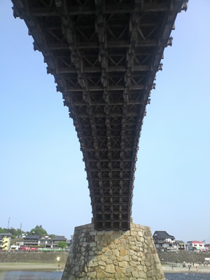 裏側から見た錦帯橋